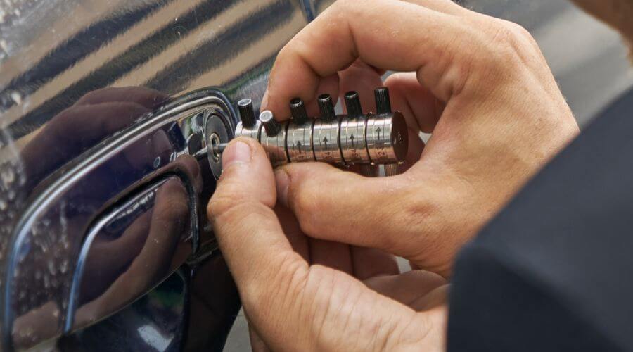 Professional gutter cleaning in Keyes, OK